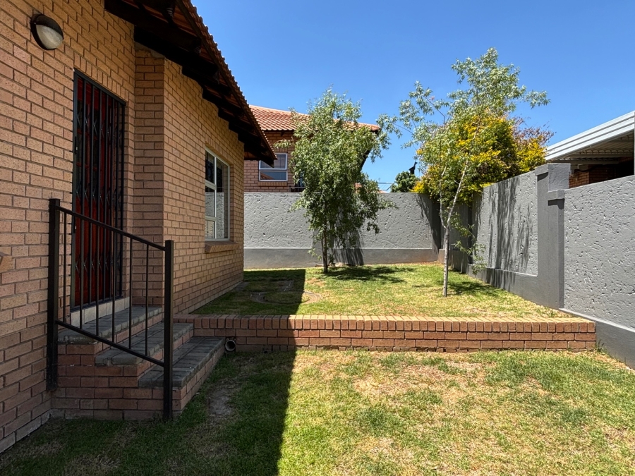 3 Bedroom Property for Sale in Pentagon Park Free State